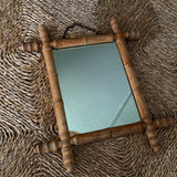 The Bamboo Mirror, Une