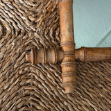 The Bamboo Mirror, Une