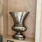 The Beaux Urn, Grande