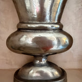 The Beaux Urn, Grande