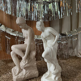 The Figurine Une